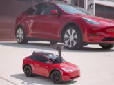 Elon Musk: Încercăm să producem mașini reale folosind tehnologia mașinilor de joacă