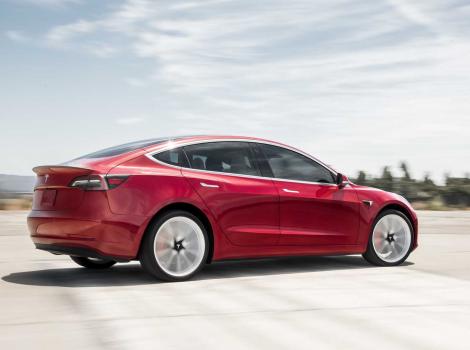 Tesla a micșorat prețul pentru versiunile de bază ale Model 3 și Model Y și a majorat pentru versiunea Performance
