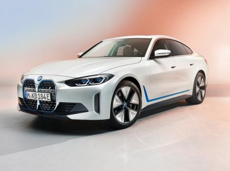 BMW заявила, что к 2030 году электромобили составят половину её продаж